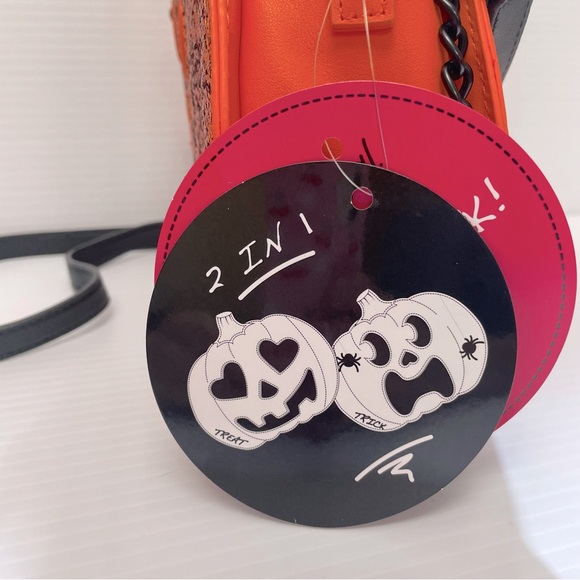 NWT Betsey Johnson Glow In The Dark Halloween Pumpkin Purse - Picture 11 of 14